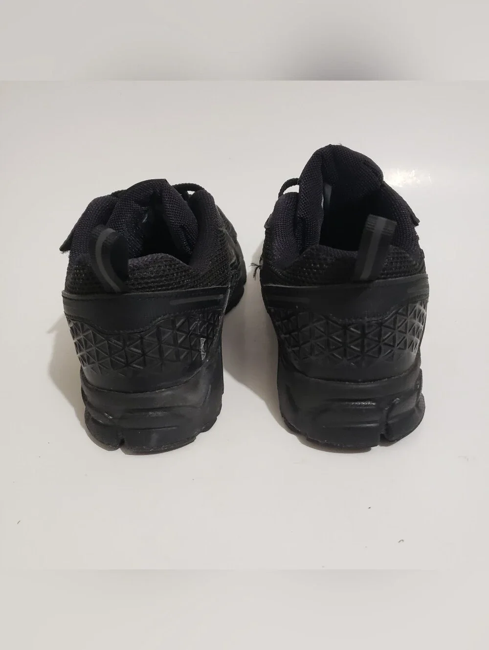 Nike Vomero 5 PS Triple Black Kids Size 2.5Y Running Shoes HF6999-007 Well Kept